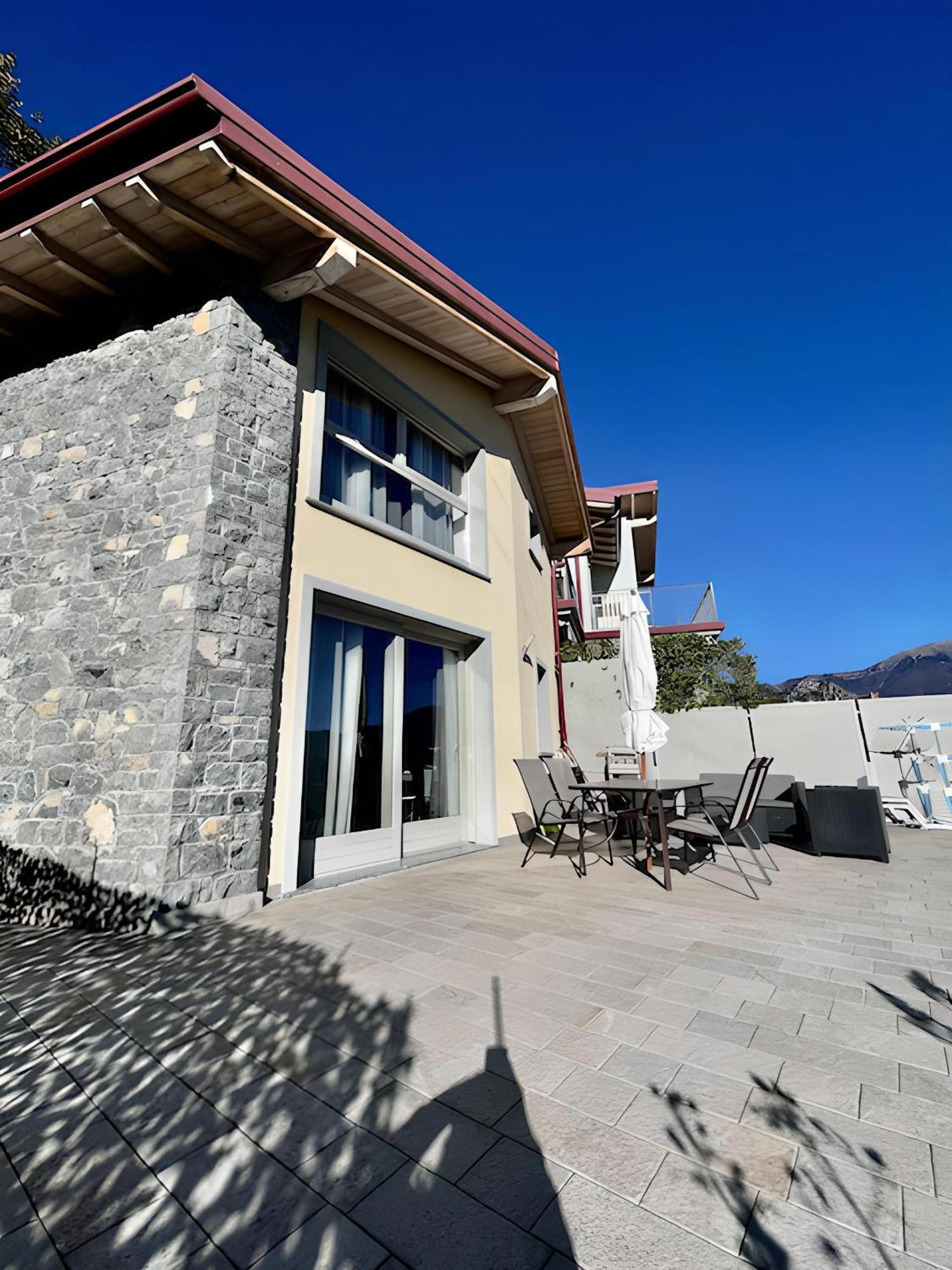 Appartamento Grande Terrazza Vista Lago Parzanica Екстер'єр фото