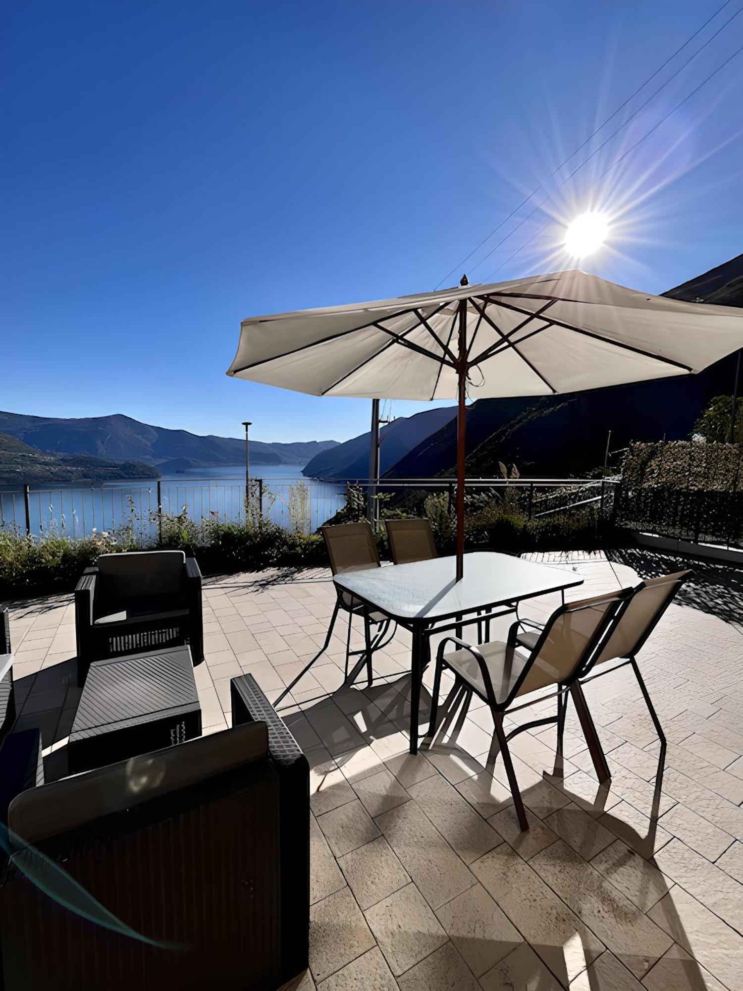 Appartamento Grande Terrazza Vista Lago Parzanica Екстер'єр фото